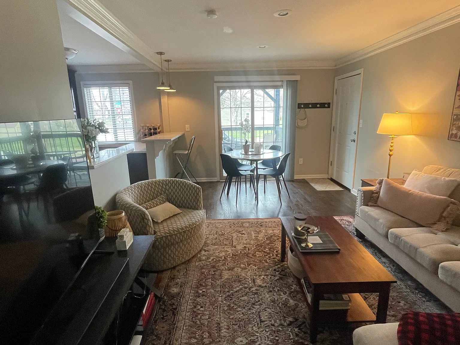 2 bed, $1,375 — Photo 4