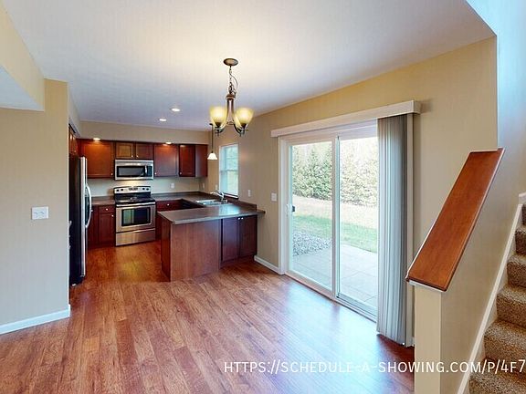 5th image of 1704 N Creek Dr