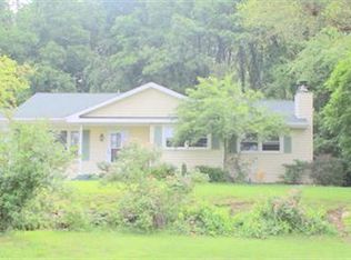 2079 Russell Dr, Hillsdale, MI 49242