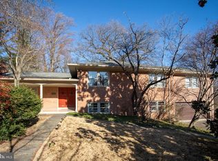 7001 Hopewood St, Bethesda, MD 20817