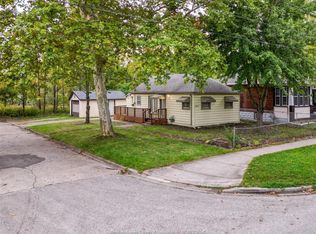 3605 Bloomfield Rd, Windsor, ON N9C 1S1