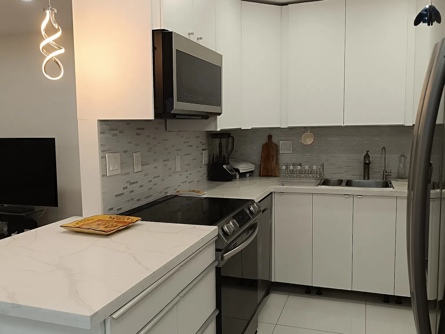 2 bed, 907 sqft, $2,750 — Photo 3