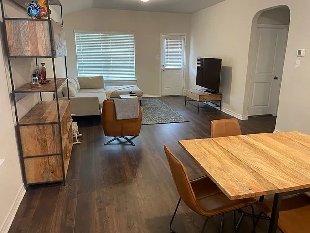 13714 Boothe Grv — Photo 5