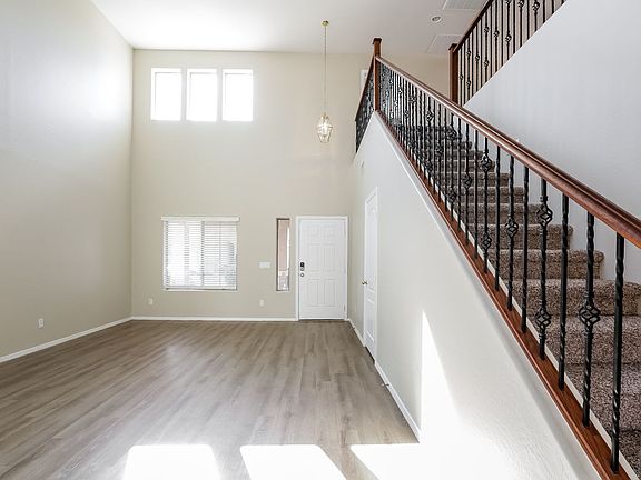 3rd image of 10024 W Preston Ln