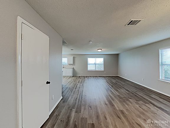 3rd image of 2333 Penwell Dr