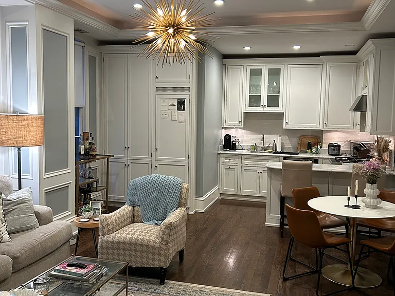 334 W Menomonee St #203 — Photo 4