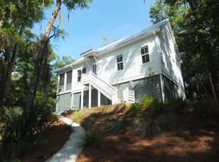 575 Pelican Ct, Edisto Island, SC 29438