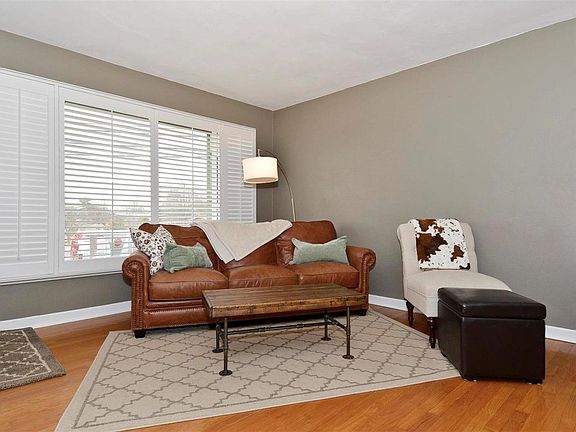 Great dcor and updates make this move in ready