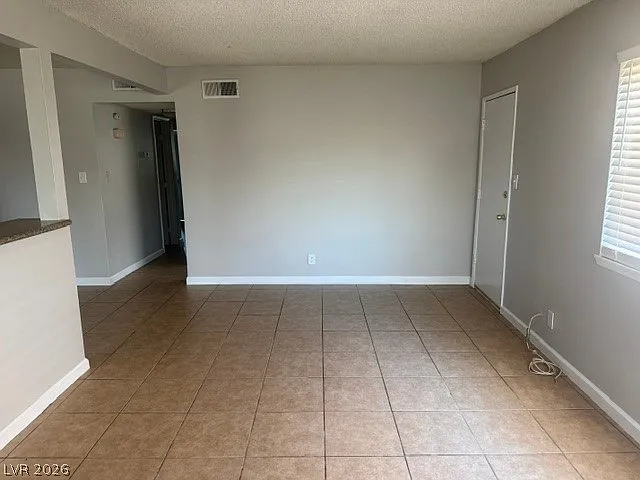3605 Glendale Ave #A — Photo 2