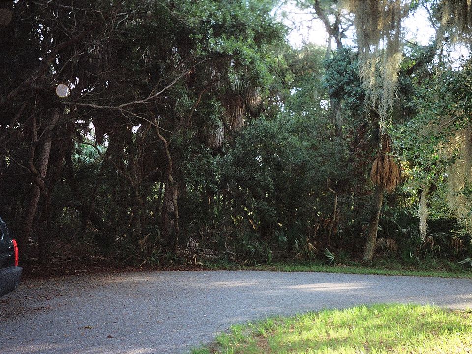 Front of lot from cul-de-sac