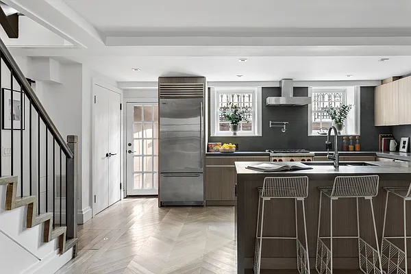 Sold by Compass | media 7