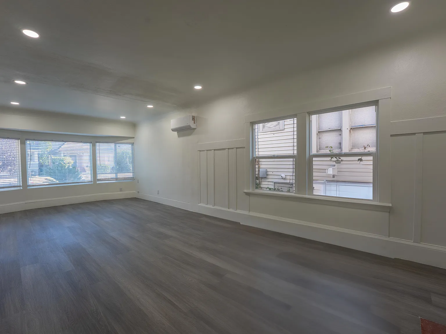 2 bed, 1055 sqft, $4,000 — Photo 3