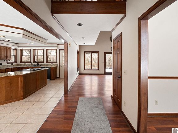 3rd image of 128 Geurin Rd