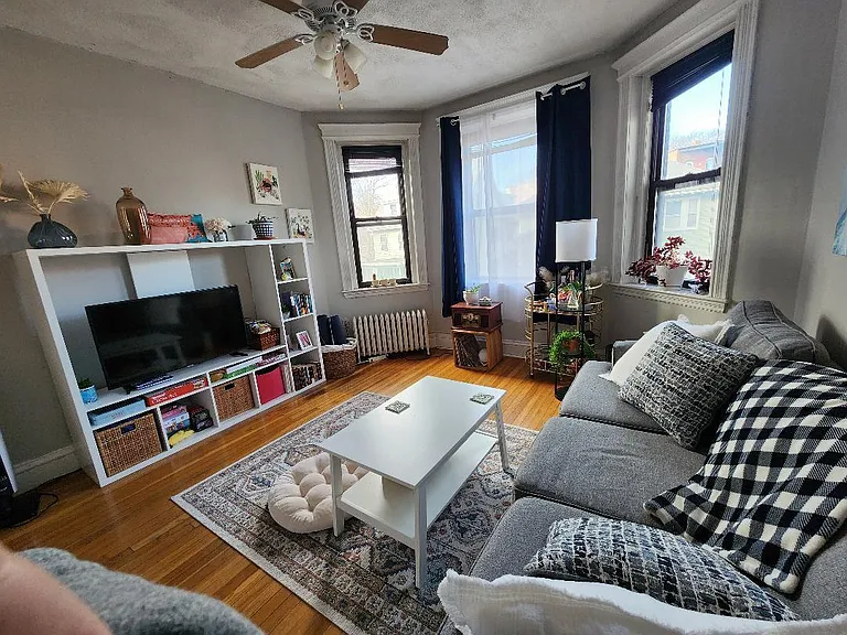 86 Glenville Ave — Photo 36