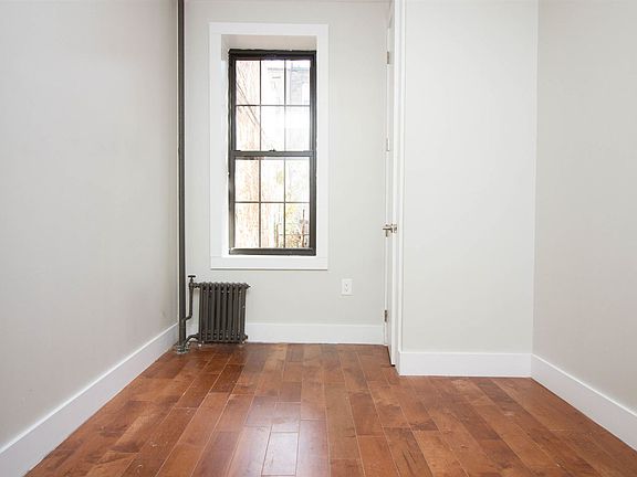 426_Menahan_St__1_(7_of_28)