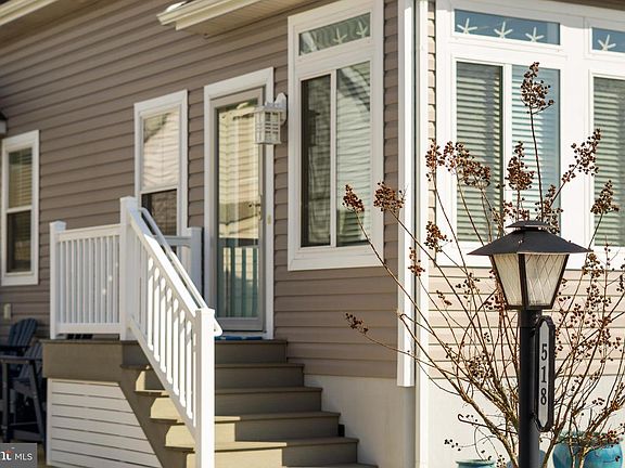 4th image of 518 Harbour Dr