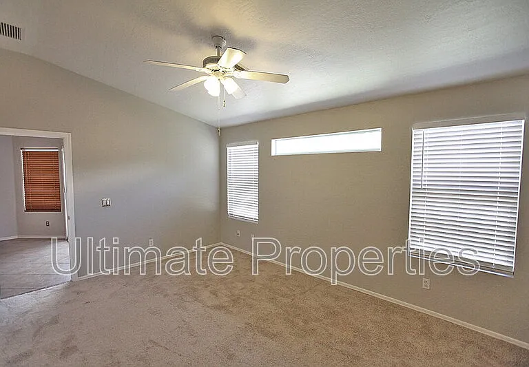15710 N 34th St — Photo 16
