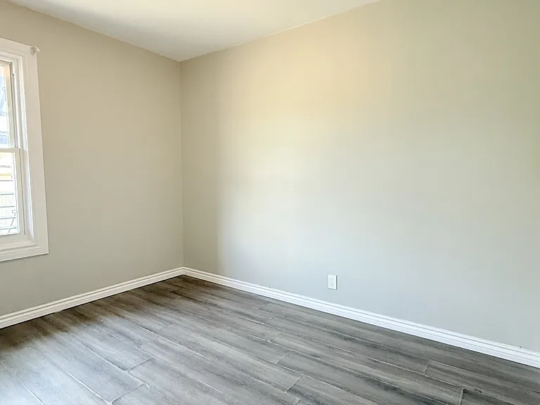 1658 Marentette Ave #1660 — Photo 4