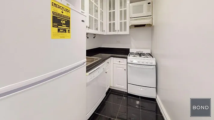 Rented by Bond New York | media 22