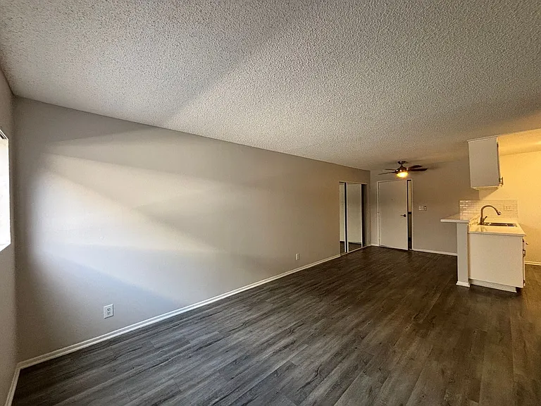951 S. Oxford Ave. — Photo 16
