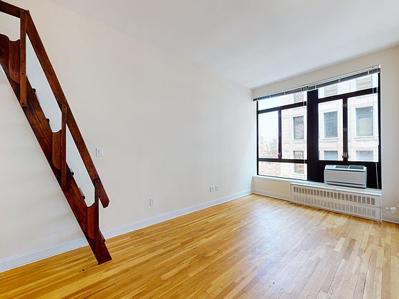2nd image of 1 Astor Pl APT 10C