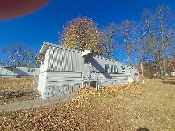 5th image of 5 Surrey Ln