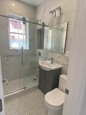 Rented by Hudson Exclusive Inc | media 47