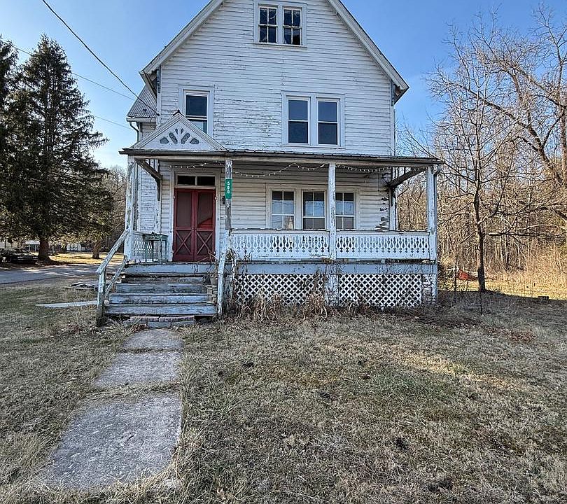1st image of 590 Valley St