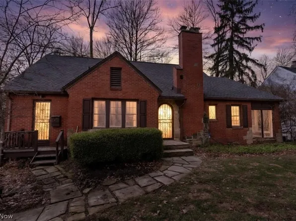 240 Sand Run Rd, Akron, OH 44313