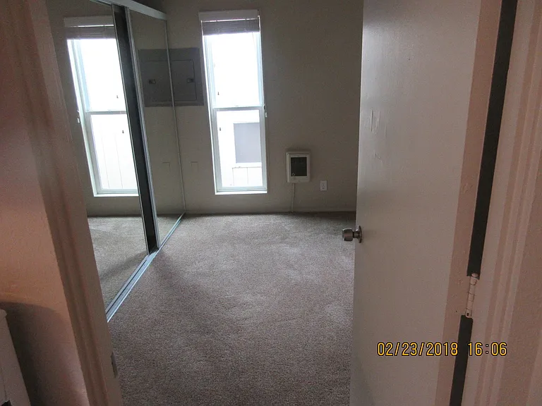 2120 NW Janssen St #J3 — Photo 7