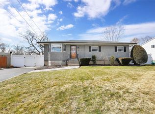 224 Smith Ave, Holbrook, NY 11741