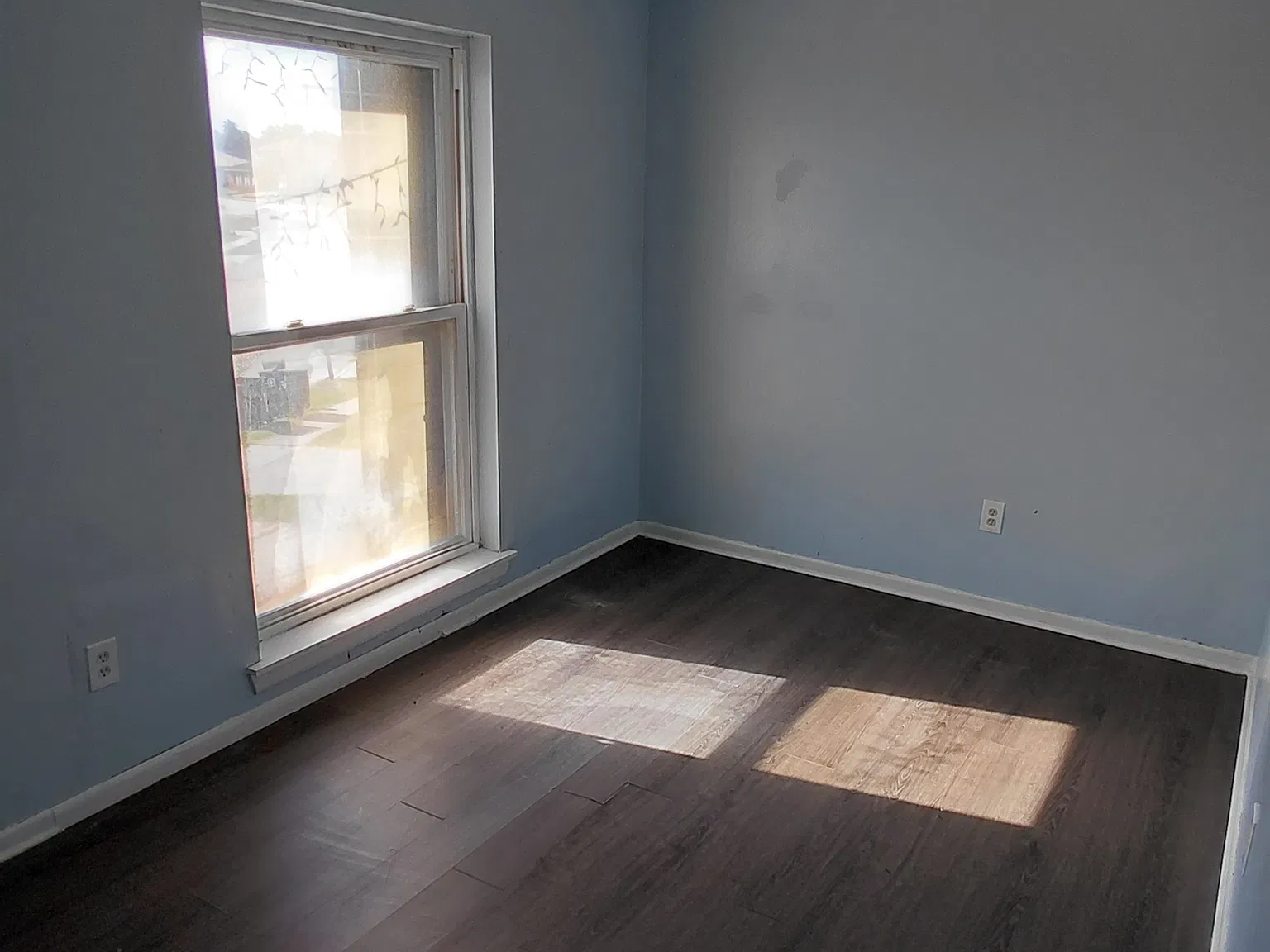 3 bed, 1300 sqft, $1,250 — Photo 2