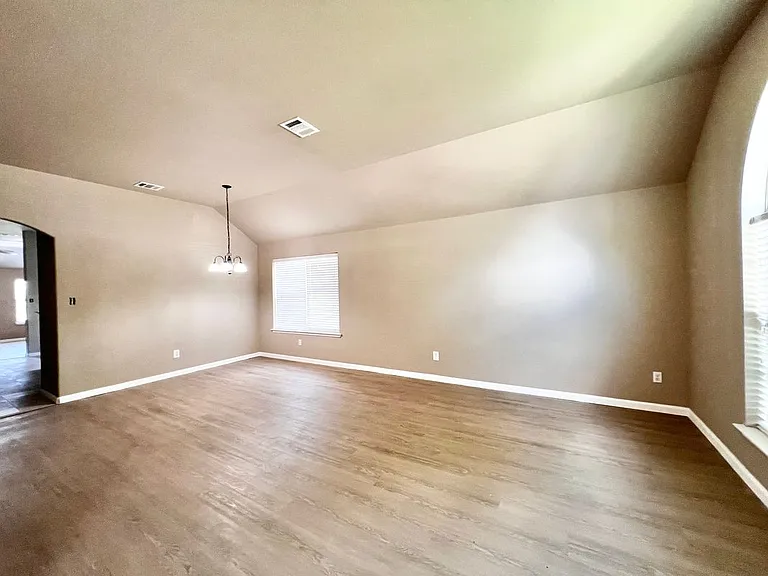 2513 Slalom Dr — Photo 10