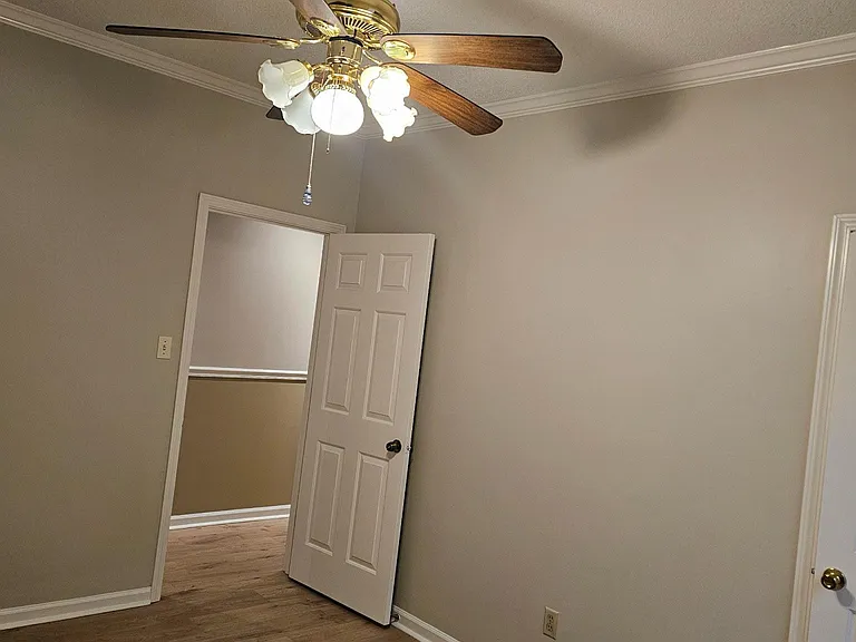 65 N Belvedere Blvd #201 — Photo 6