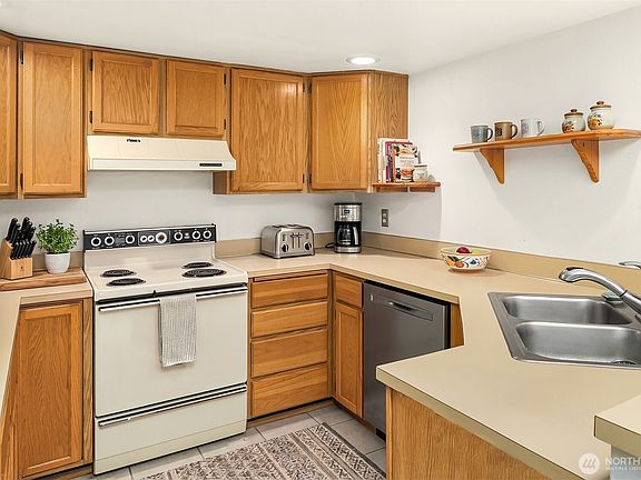 4th image of 118 SW 116th Street #D32