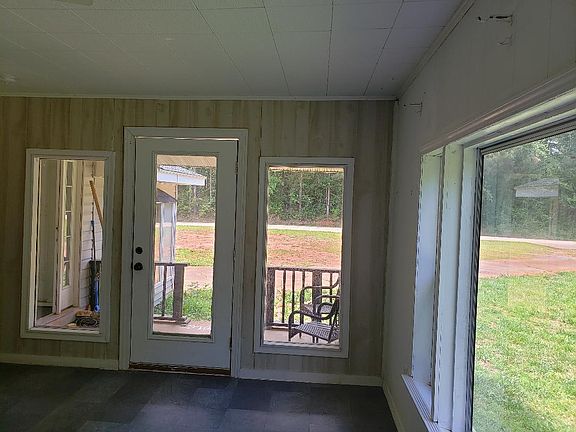 LARGE BEDROOM