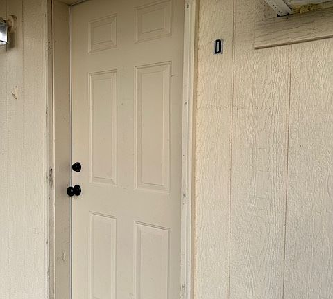 3rd image of 4413 Circle Pl NE