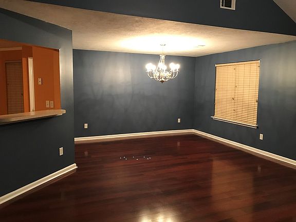 3rd image of 529 Country Glen Dr