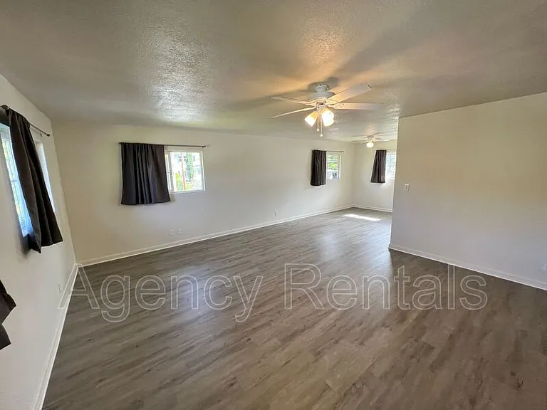 2419 Oahu Ave — Photo 3