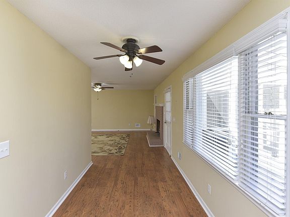 3rd image of 200 Irongate Dr