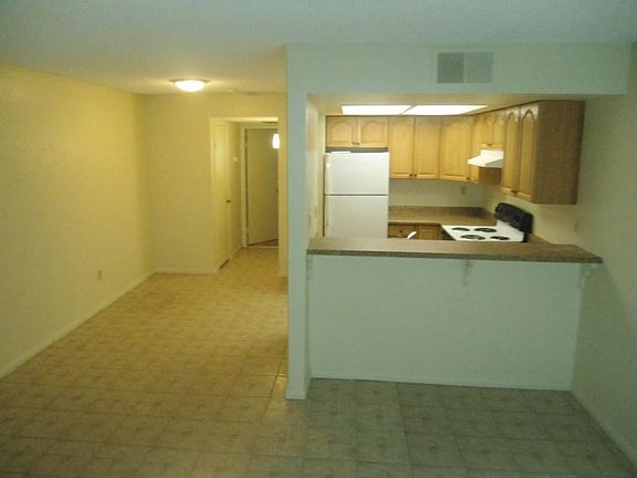 5th image of 2743 B St APT 1