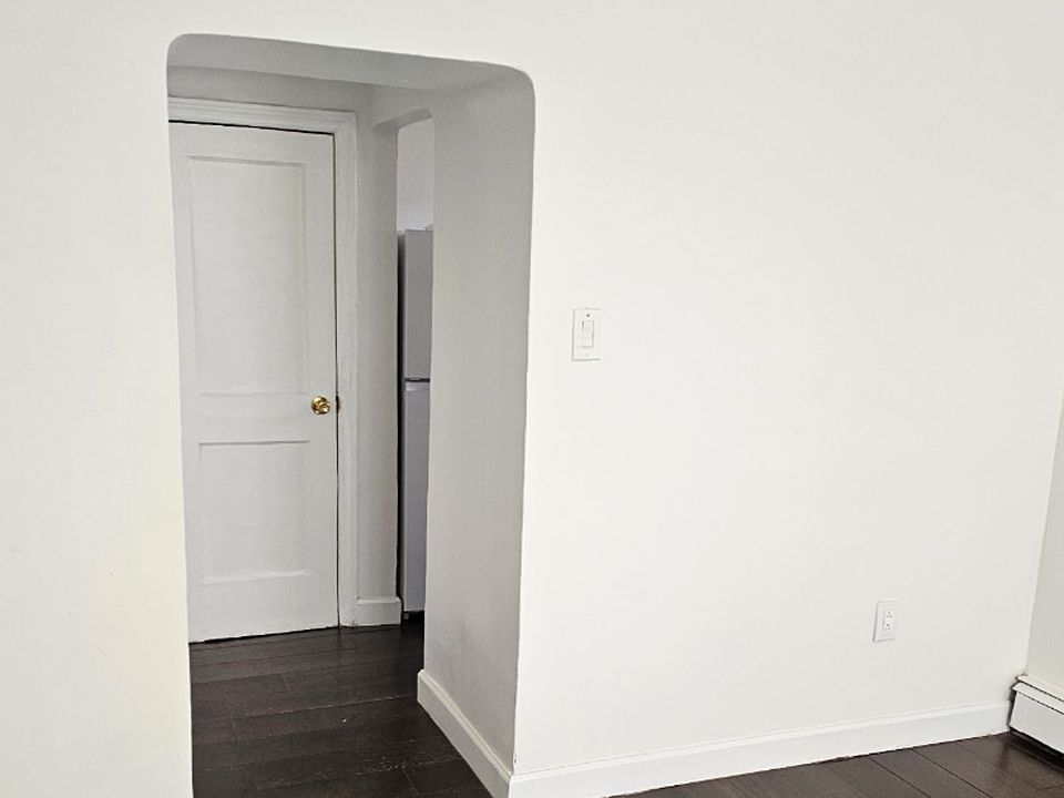1st image of 20-10 23rd St #4