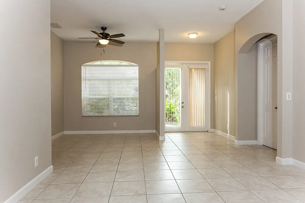 3 bed, 2.0 bath, 1856 sqft, $4,650 — Photo 2