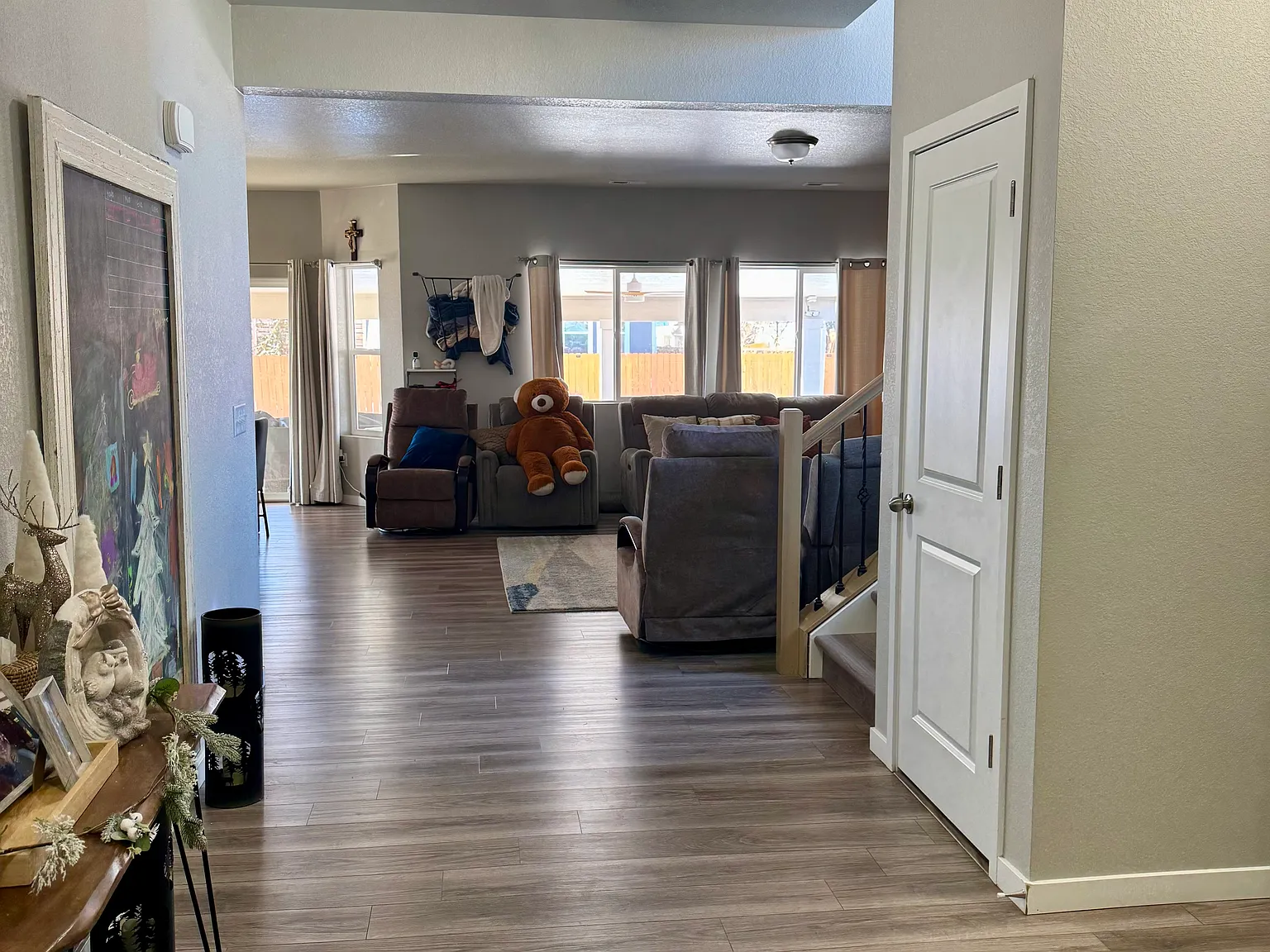 14833 Normande Dr — Photo 2