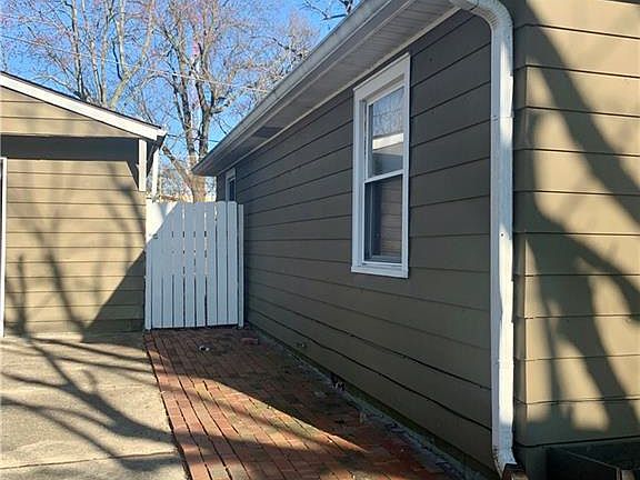 5th image of 906 Harlan St