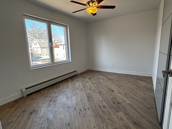 4th image of 695-697 Elm St #3