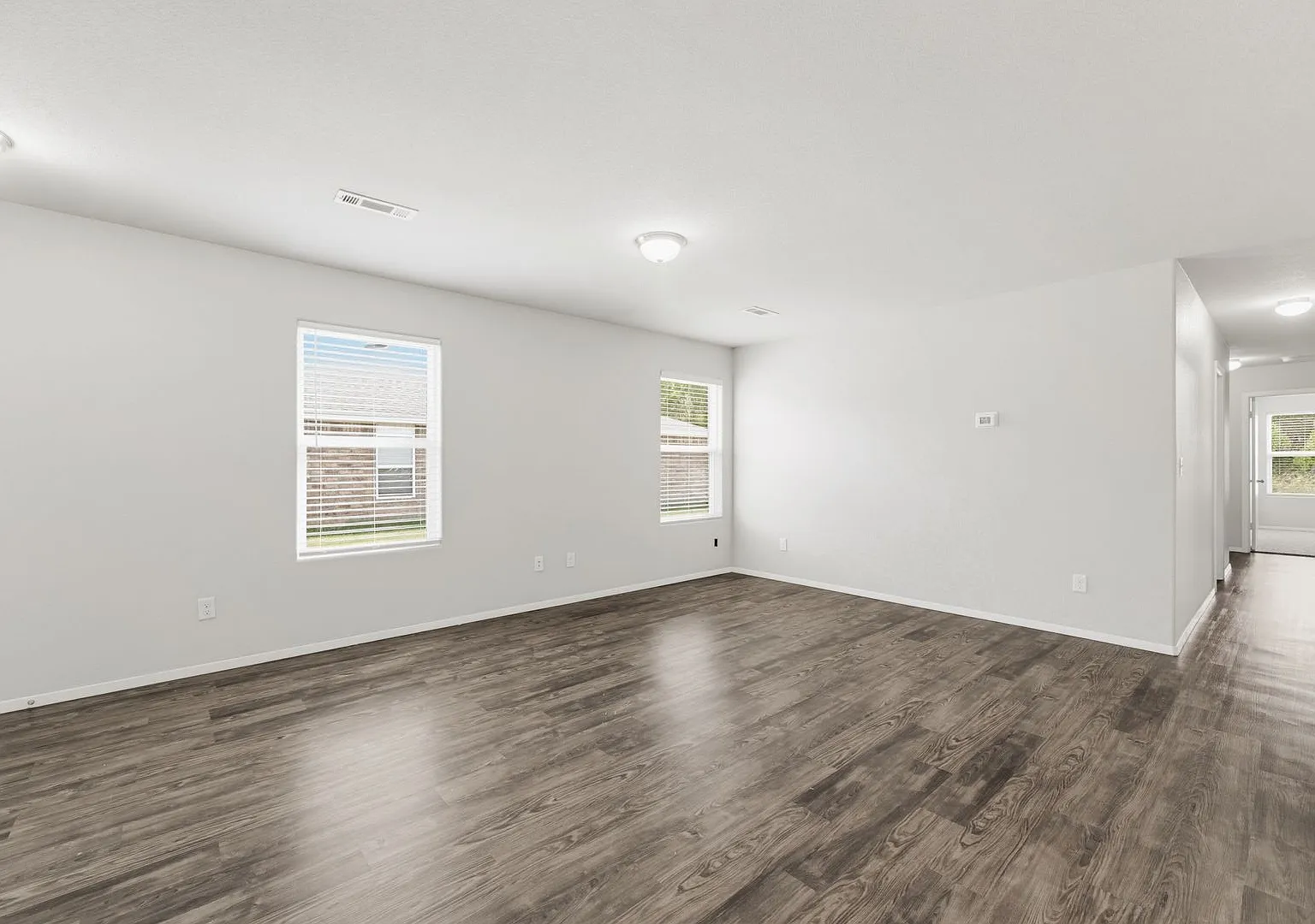 Great location-don't miss this one! — Photo 3