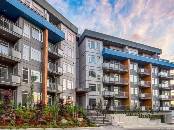 6540 Metral Dr #207, Nanaimo, BC V9T 0L8