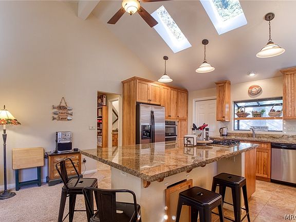 5th image of 771 Tulip Dr