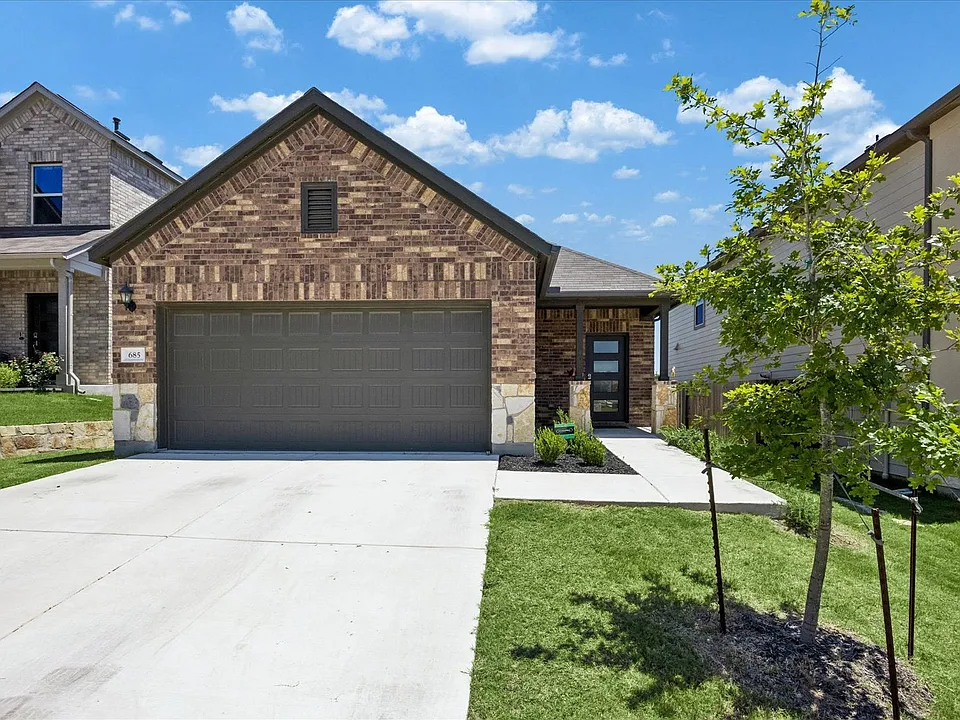 685 Papaya Dr